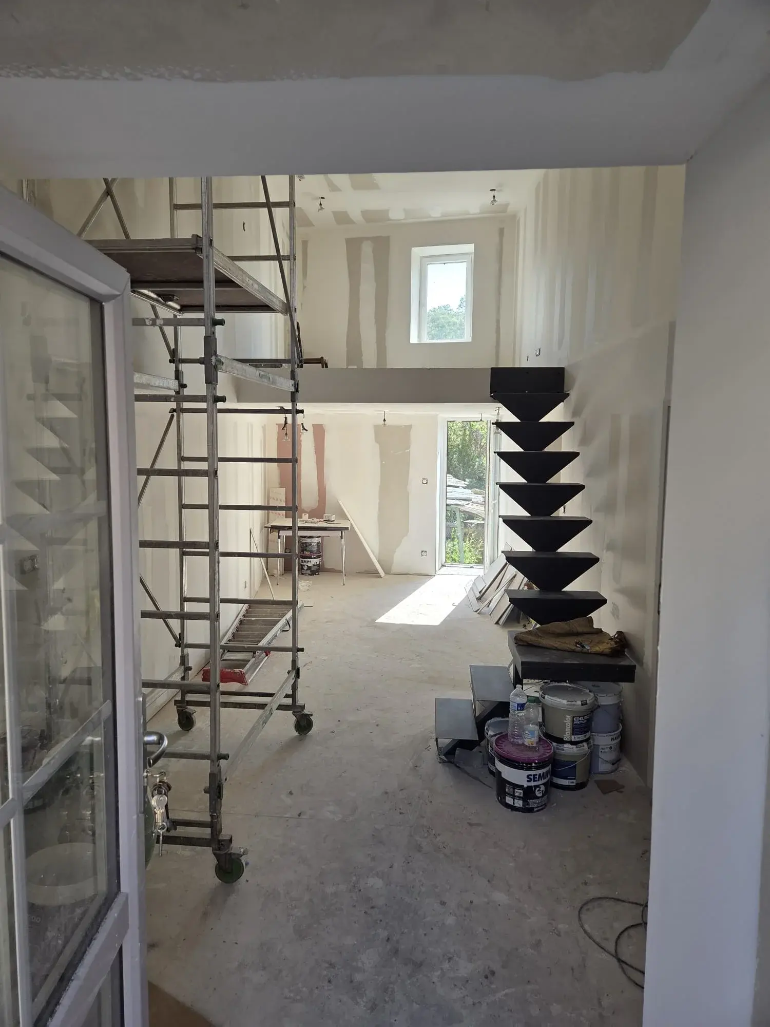 Salon moderne et lumineux — Avant travaux à Clermont-Ferrand